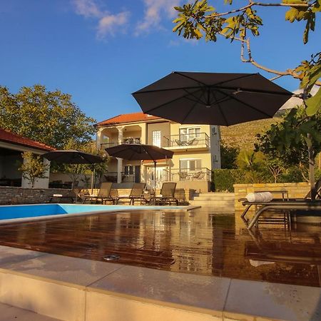 Villa Infinity โมสตาร์ ภายนอก รูปภาพ