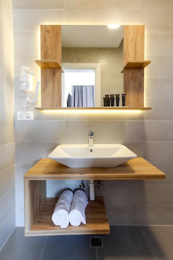 Villa Infinity โมสตาร์ ภายนอก รูปภาพ
