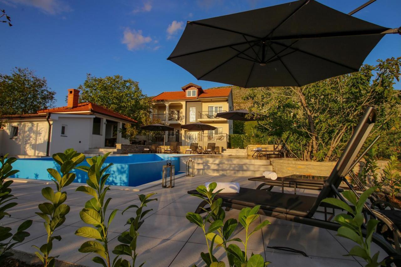 Villa Infinity โมสตาร์ ภายนอก รูปภาพ