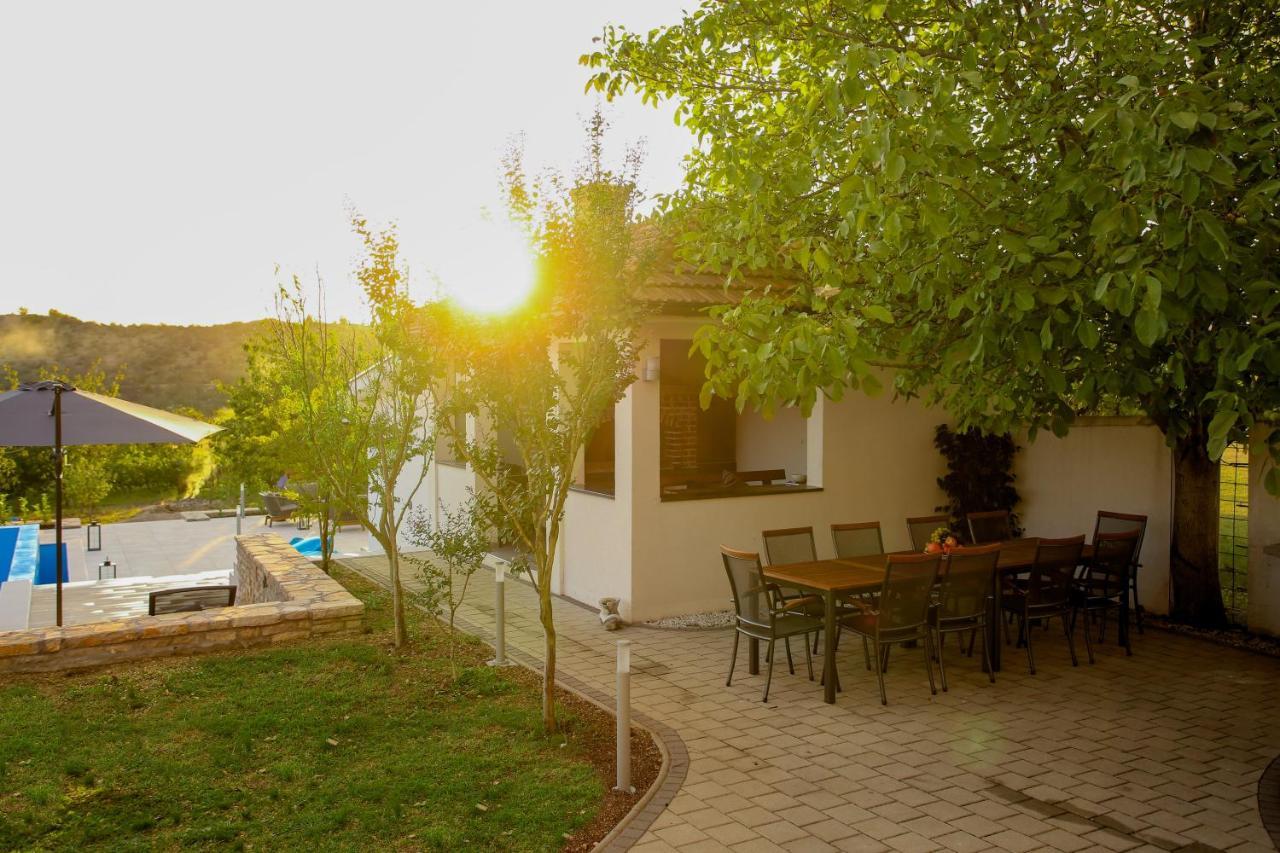 Villa Infinity โมสตาร์ ภายนอก รูปภาพ