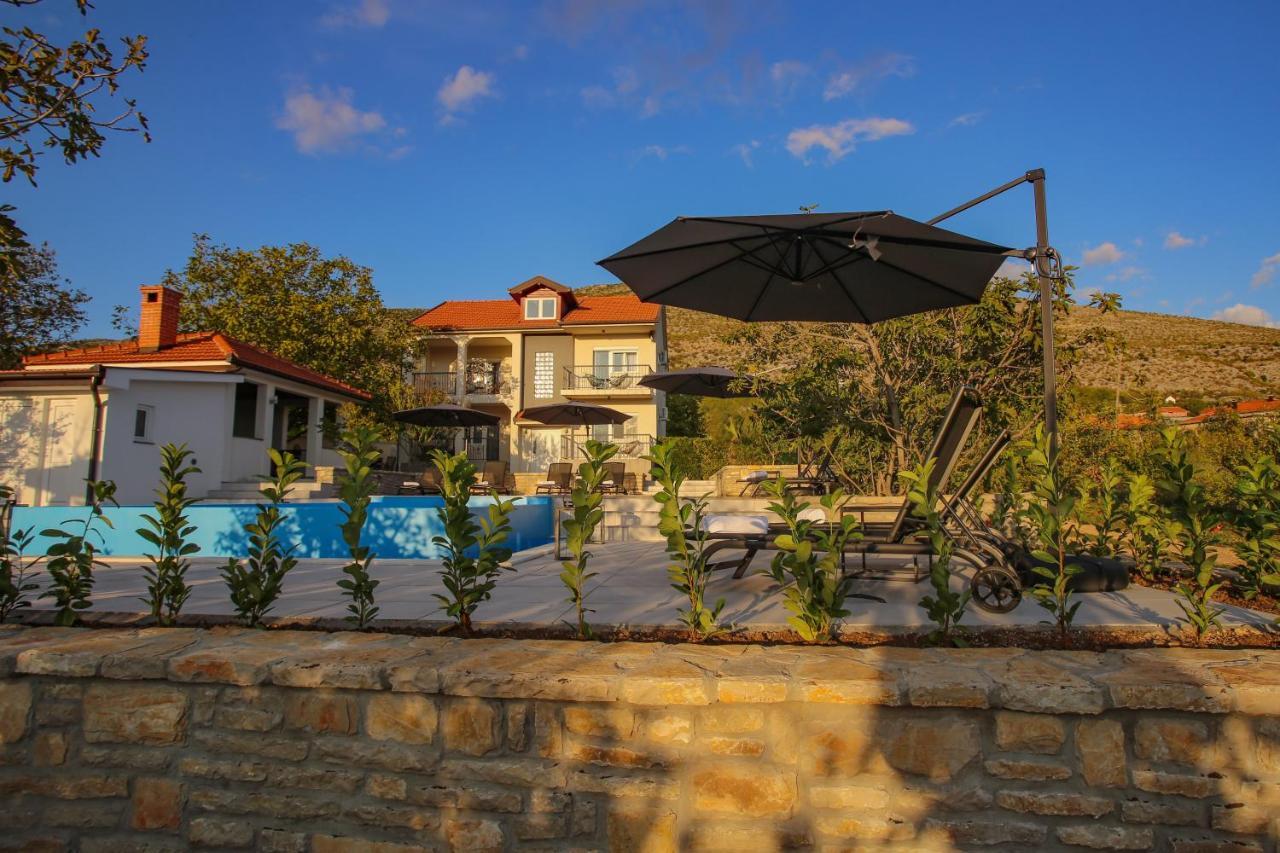 Villa Infinity โมสตาร์ ภายนอก รูปภาพ